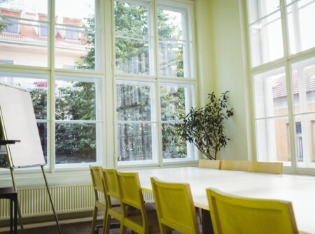 Bay Windows business meeting room office (1)